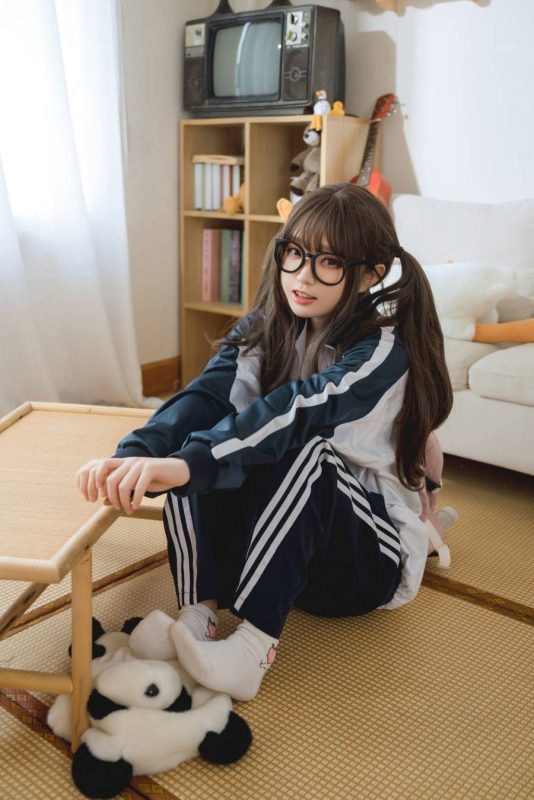 校服风穿搭少女，元气软萌。-美图馆